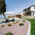 Apartment Mermaid Beachfront Koropi