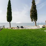 Mermaid Beachfront Apartment