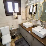 Mermaid Beachfront Apartment Koropi