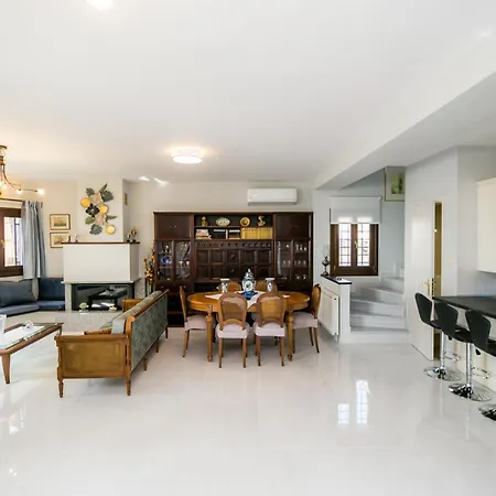 Mermaid Beachfront 아파트 *