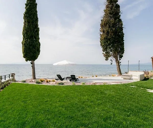 Mermaid Beachfront 아파트