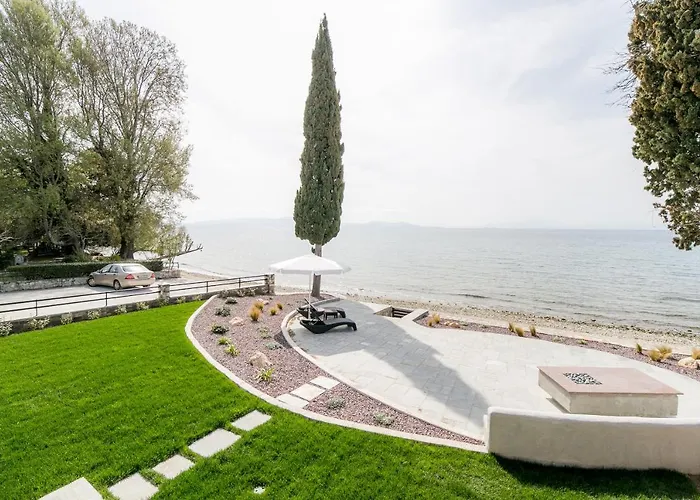 Mermaid Beachfront 코로피