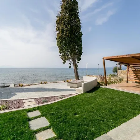 Mermaid Beachfront *