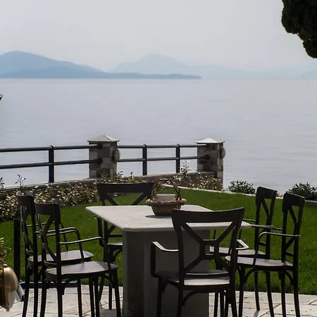 Mermaid Beachfront * Koropi