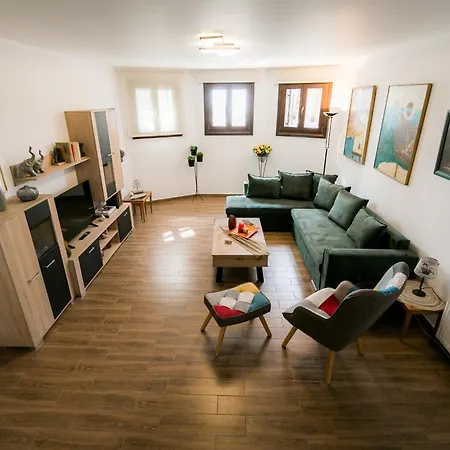 Mermaid Beachfront Apartament Koropi