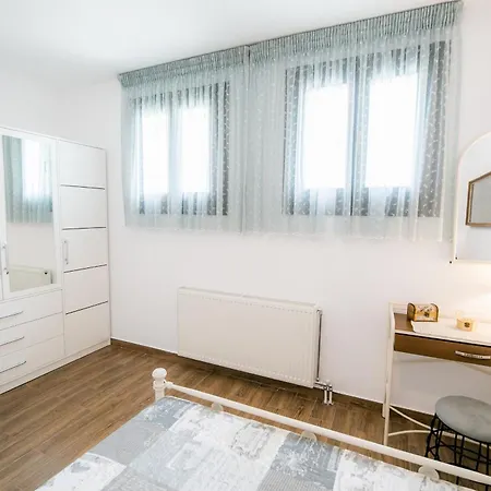 Mermaid Beachfront Apartman *