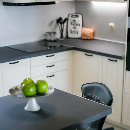 Mermaid Beachfront Apartman Koropí