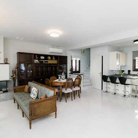 Apartament Mermaid Beachfront Koropi