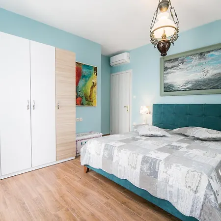 Mermaid Beachfront Koropí