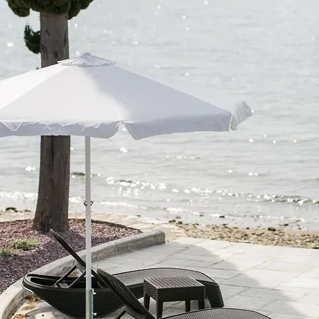 Apartment Mermaid Beachfront Koropi